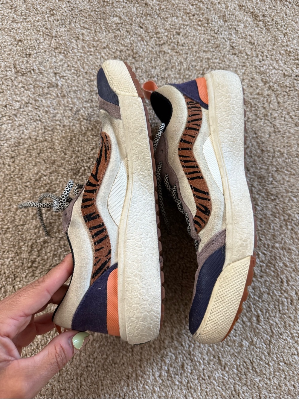 Vans Ultrarange EXO SE Cream, multicolor & Brown Tiger-Stripe Sneakers Size 9.5
